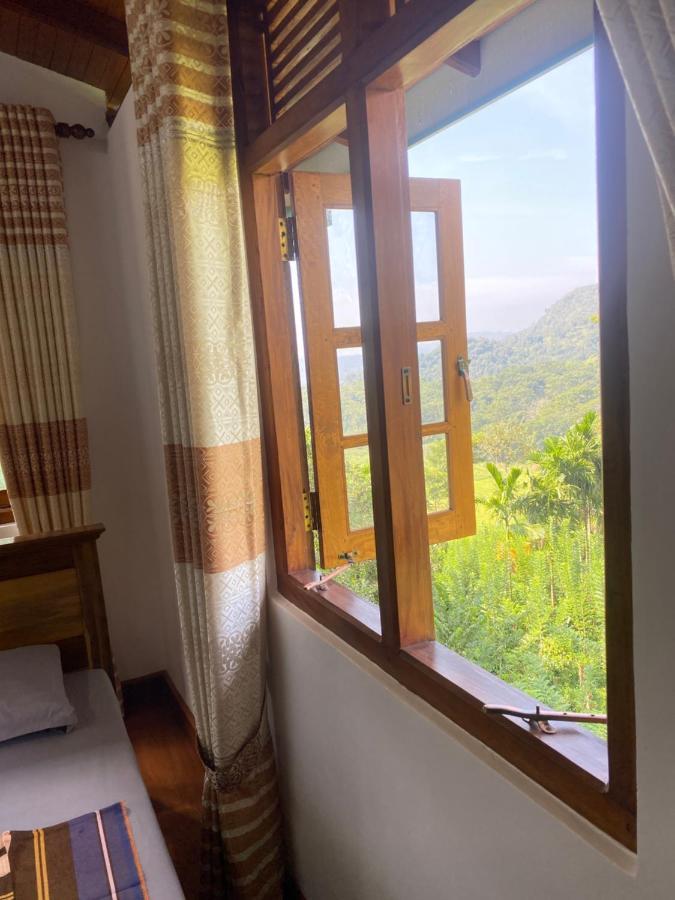 Bed and Breakfast Happy Feet Diyaluma Koslanda Exterior foto